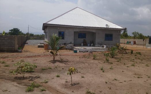 2 bedrooms 3 Bathrooms – On 1 Acre Land – Akuse Barrier